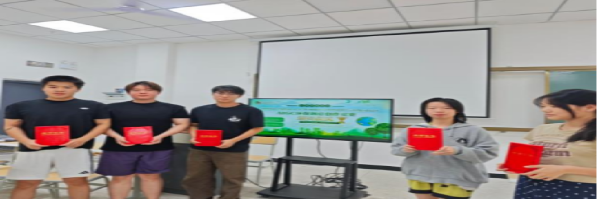 总分第一！我校学子在AIGC环保创意创作竞赛中勇创佳绩